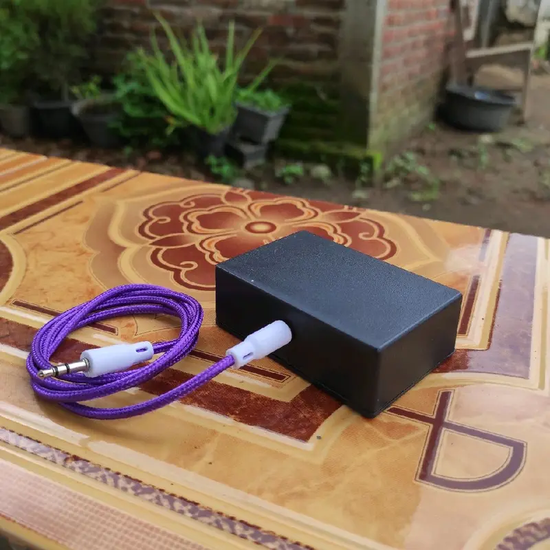 input paralel (1 input 3 output ), free kabel aux 1 pcs tancap ke Handphone 5