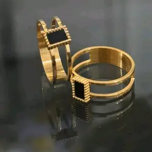 CINCIN TITANIUM FASHION WANITA MOTIF KOTAK HITAM  2 LAYER GOLD  ANTI KARAT&LUNTUR Rings