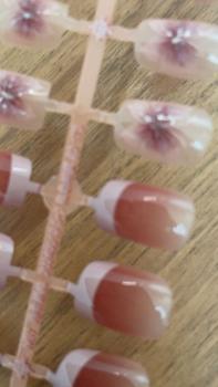 Product Review of Fake Nails 24 Pieces/strip 【Send Jelly Gum】Waterproof Nail Patches Finished False Nails Can Be Reused Artificial Nails from b**e l**e 0