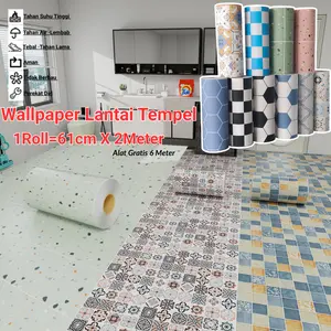 Stiker Lantai Tebal Kamar Mandi Anti Licin Berperekat 61x200cm Motif Ubin Bunga Tahan Air Toilet Dapur Balkon Tahan Aus 1Roll=61cm X 2Meter Solusi Tepat untuk Lantai Kosan