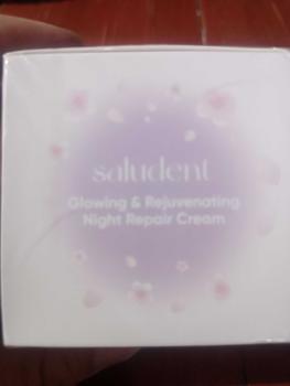 Product Review of Saludent 100g Whitening&Firming Facial Cream + 50g Glowing &Rejuvenating Night repair Cream Sakura Retinol Niacinamide Ceramide Nicotinamide Glutathione Arbutin Glowing Sakura Cream SPF50 PA+++ for Face Body from C**e S**n 1