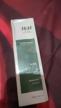 Product Review of HNH Facial Wash Acne Glow - Sabun Cuci Muka Gentle untuk Kulit Berminyak & Berjerawat from p**4 1