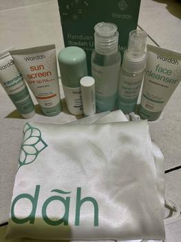 Product Review of Wardah Umrah & Hajj Package - Paket Haji dan Umroh - Hair and Body Wash, Face Cleanser, Sunscreen SPF 50 PA+++ , Anti Perspirant Deodorant, Moisturizer, Lip Treatment Balm, ZamZam Water Spray from I**a 0