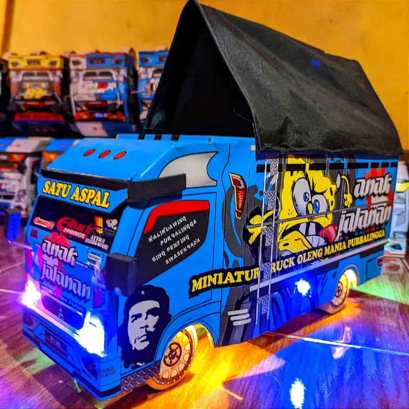 PROMO MURAH MINIATUR TRUK OLENG VARIASI LAMPU DAN TERPAL BERGAMBAR KARAKTER KARTUN Kado 3