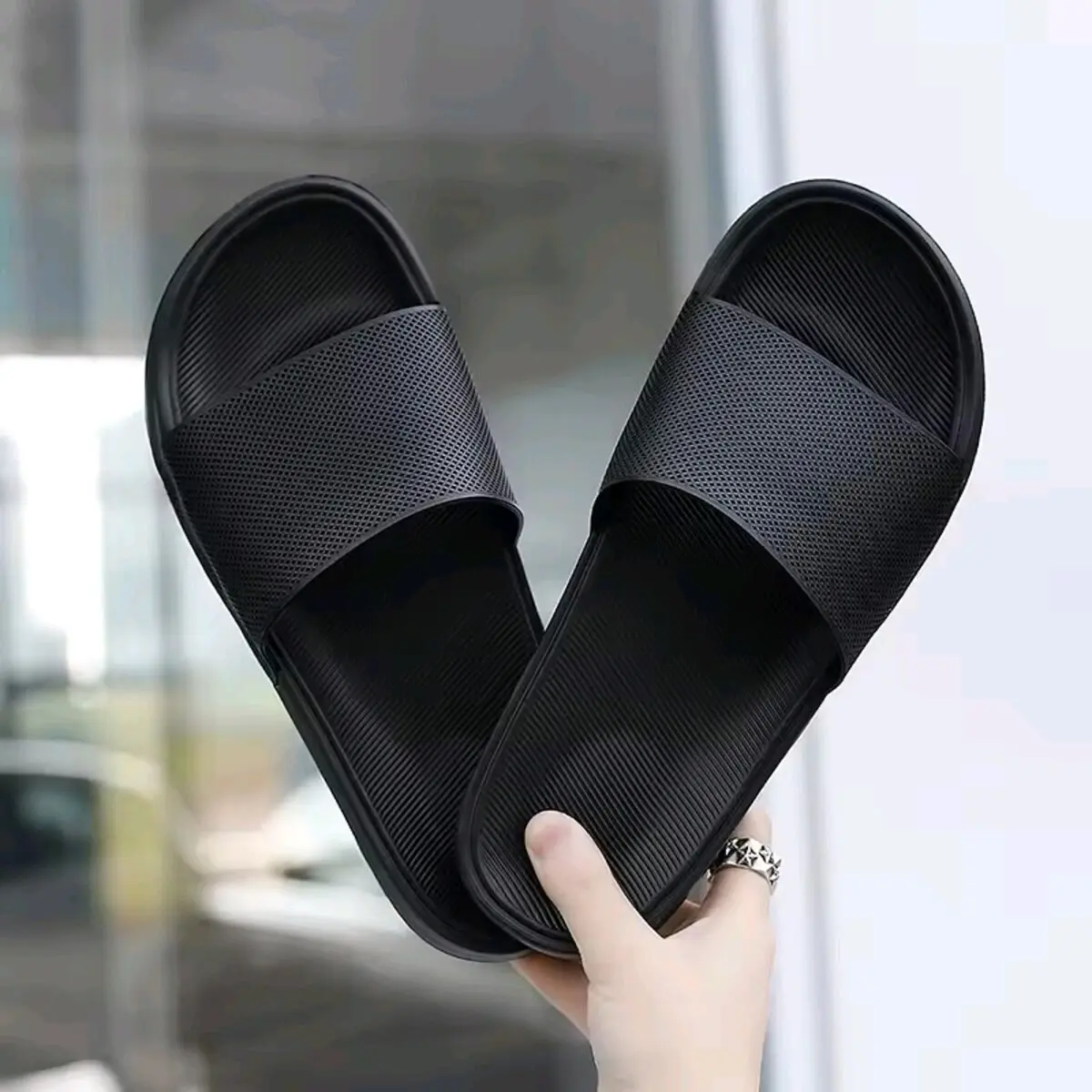Sandal Selop Pria Karet Hitam Sendal Slop Pria Wanita Upperlock Slip On Anti Slip Anti Licin Slippers Shoes