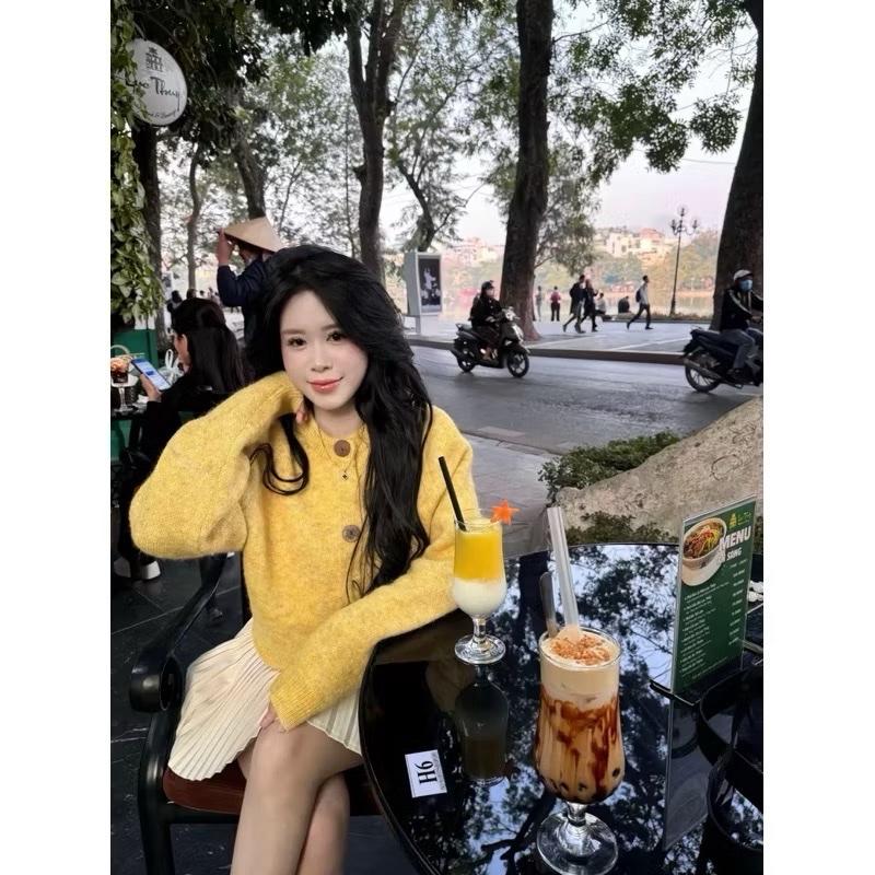 55-100kg Áo khoác cardigan len cổ tròn dáng ngắn nút gỗ to thu đông vintage dáng rộng basic cổ điển xinh BIGSIZE áo len nữ kiểu đẹp