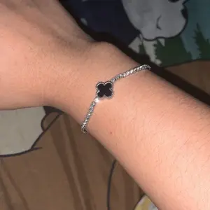 Gelang Tangan Wanita Bunga Hitam Full Permata Tanam kait Udang