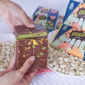 Coklat Dubai Lokal besar 300gran dengan Isian Kunafa dan Kacang Pastashio - Makanan Ringan - Meal, Food Camilan Enak