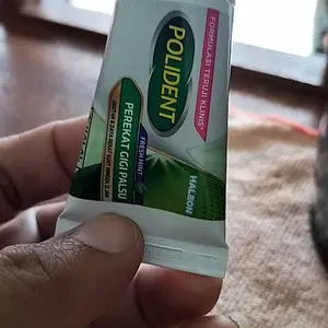 Polident Perekat Gigi Palsu Fresh Mint 20gr