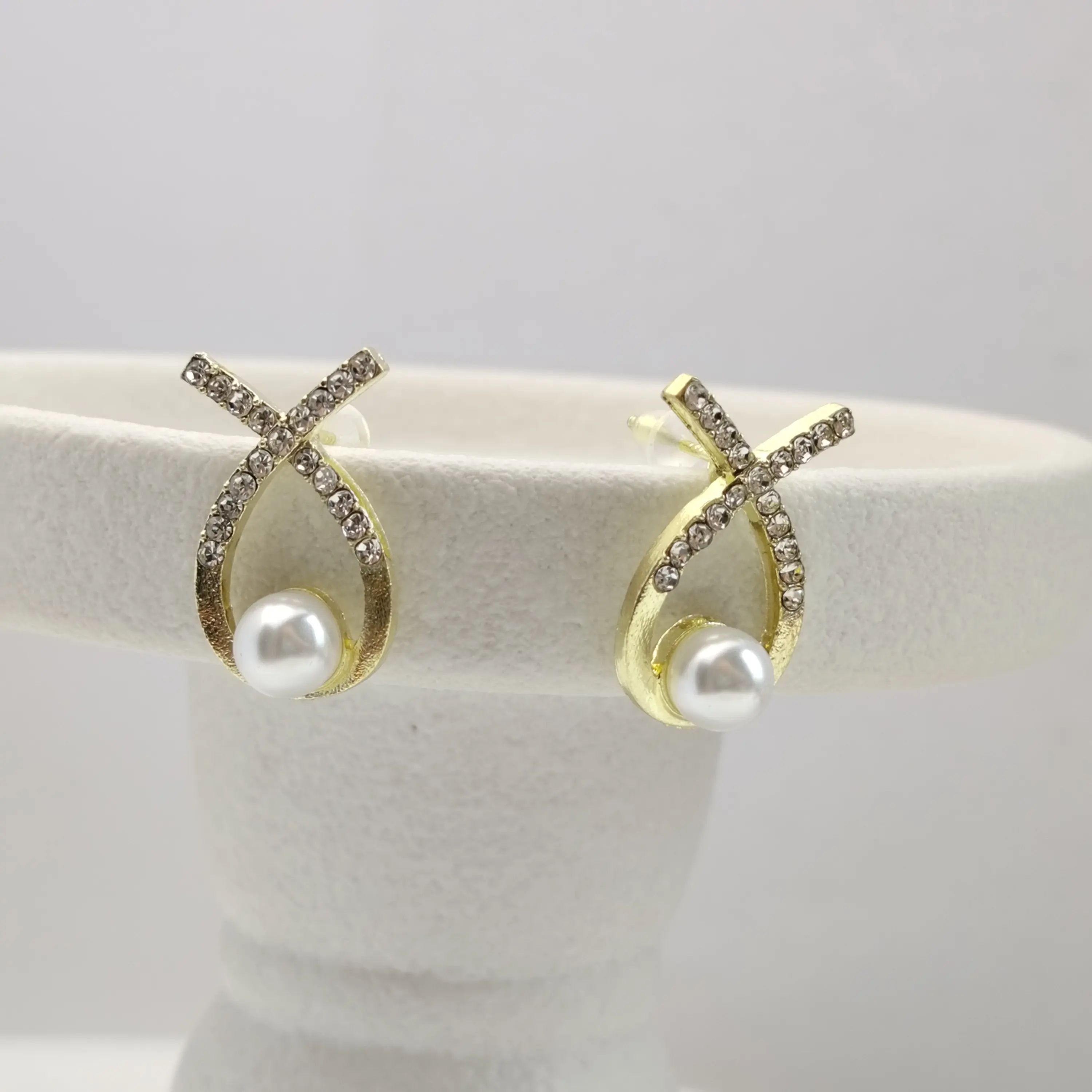 stud earrings women's high-end light luxury earrings temperament French elegant earrings
