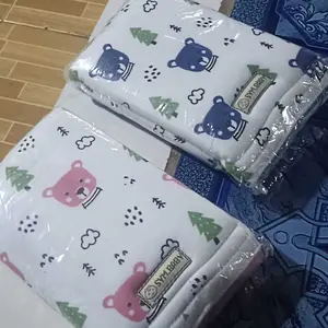 Geos Gendongan Bayi Praktis Polos Motif