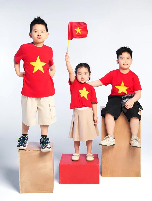 Áo phông unisex trẻ em Cờ đỏ sao vàng CANIFA
