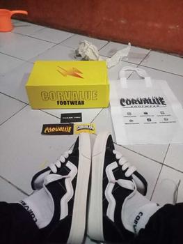 Product Review of Corvalue - Sepatu Sneakers Unisex Pria Wanita Otaru Black White Shoes Casual Sneakers Hitam from S** 0