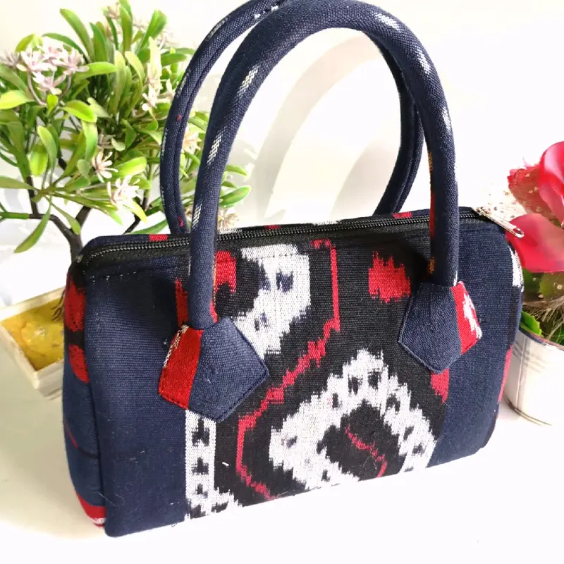 Tas Jinjing Tenun Etnik Lombok Toraja Wanita, Ukuran 23x15x10cm - Perempuan 2