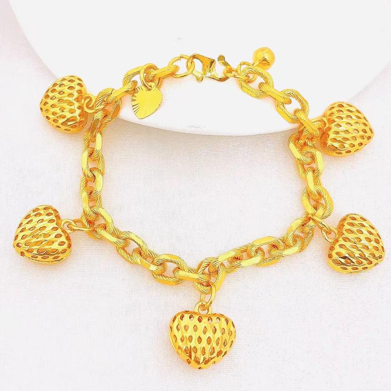 Product Introduction of Sweet Strawberry Bracelet, Adjustable Length, Transportable, Prosperous Love, Preferred Jewelry for Lovers and Friends, Non fading Titanium Steel Bracelet 6