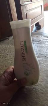 Product Review of Find It Store - Shinzui Skin Lightening Hand & Body Lotion 210ml | Lotion Tubuh | BPOM Original Memudarkan Pencerah Perawatan Scrub Mencerahkan Jamur Arbutin Memutihkan Niacinamide Wangi from M**a 1