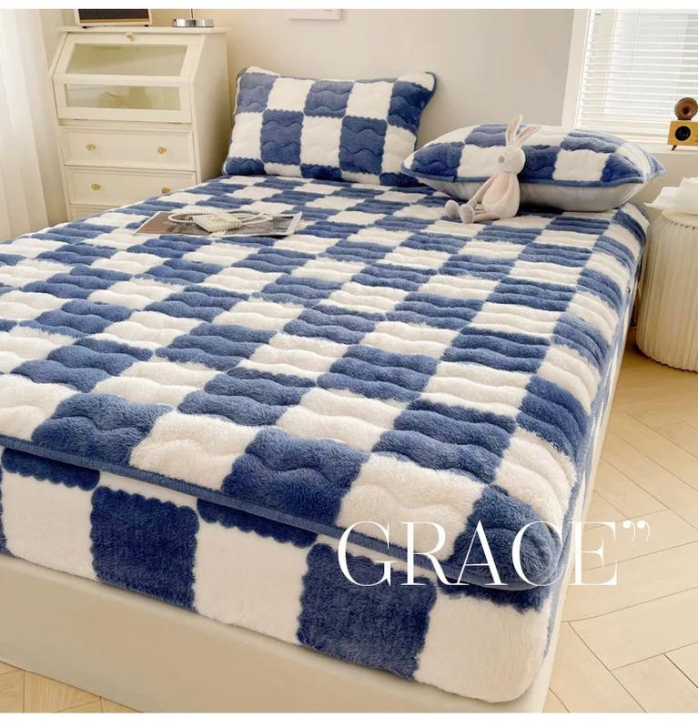 Product Introduction of Soft Warm Plush Mattress Protector Cover Winter Couple 2 People Black White Plaid Elastic Fitted Sheet Bed Protection Pad 10