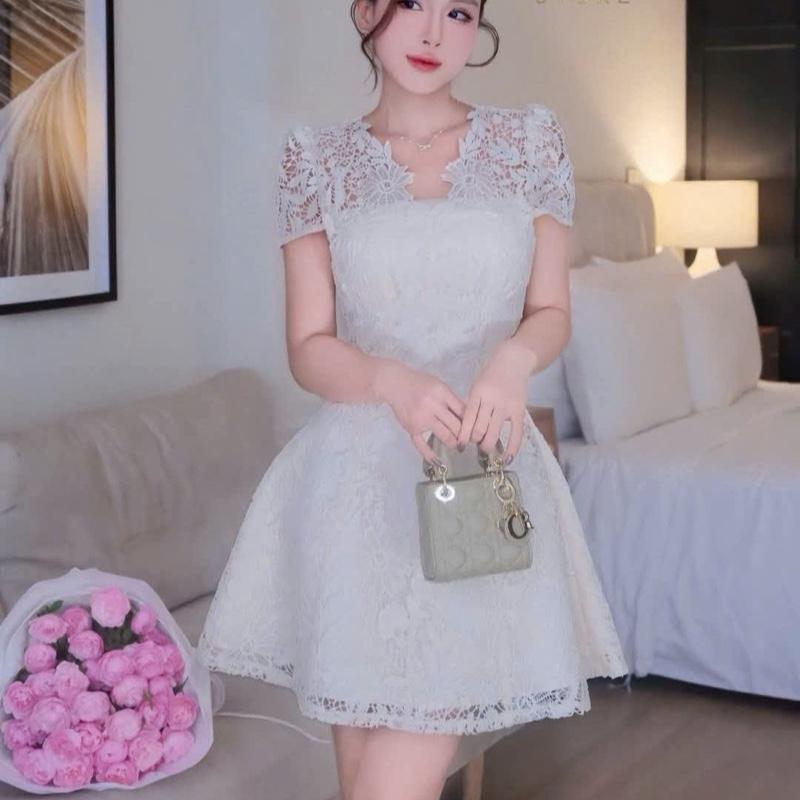 Đầm Phối Ren Cổ V Cao Câp Bigsize Từ 60 đến 90ký Chất Dáng Ngắn Có màu Trắng Kem Để Đi Tiệc Hoặc Đi Chơi