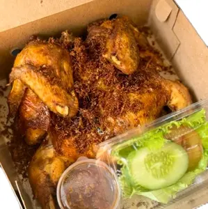 Mbuak Tika - Bahan Daging Ayam Ukuran 1.1kg Plastik Vacum Berisi Siap Saji