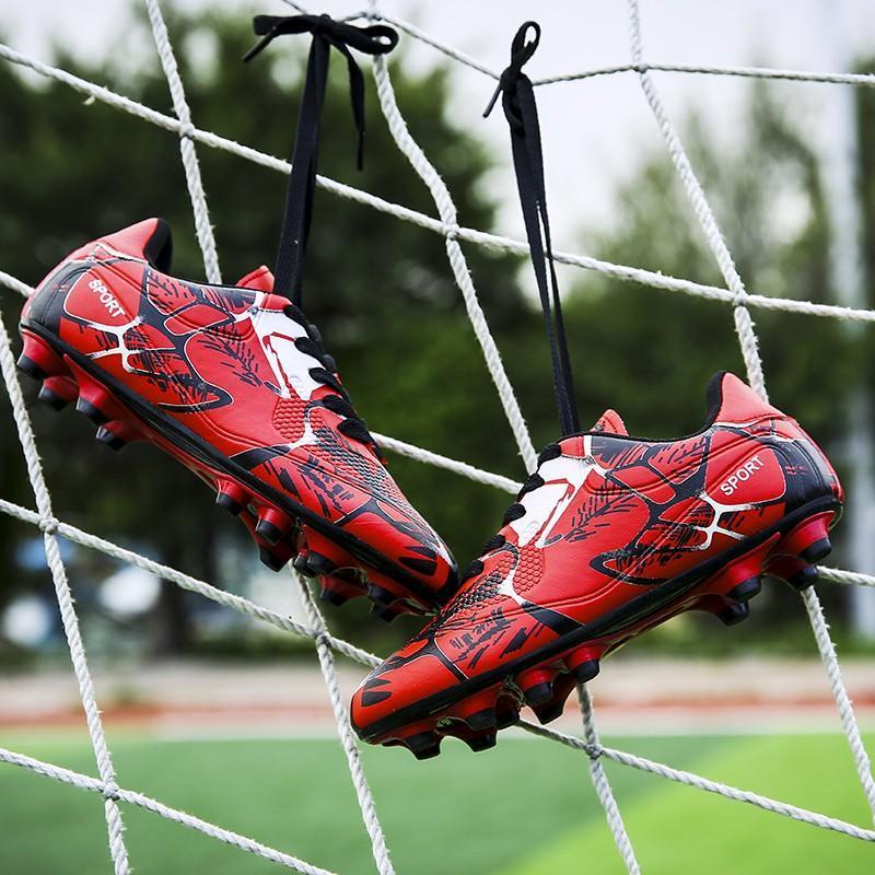 Product Introduction of Child and adult men spike football boots soccer shoes kasut bola sepak sports shoes men's shoes sneakers men's sneakers sports casual shoes but bola sepak children's sneakers children's shoes football boys' shoes men's united kasut bola sepak budak 9