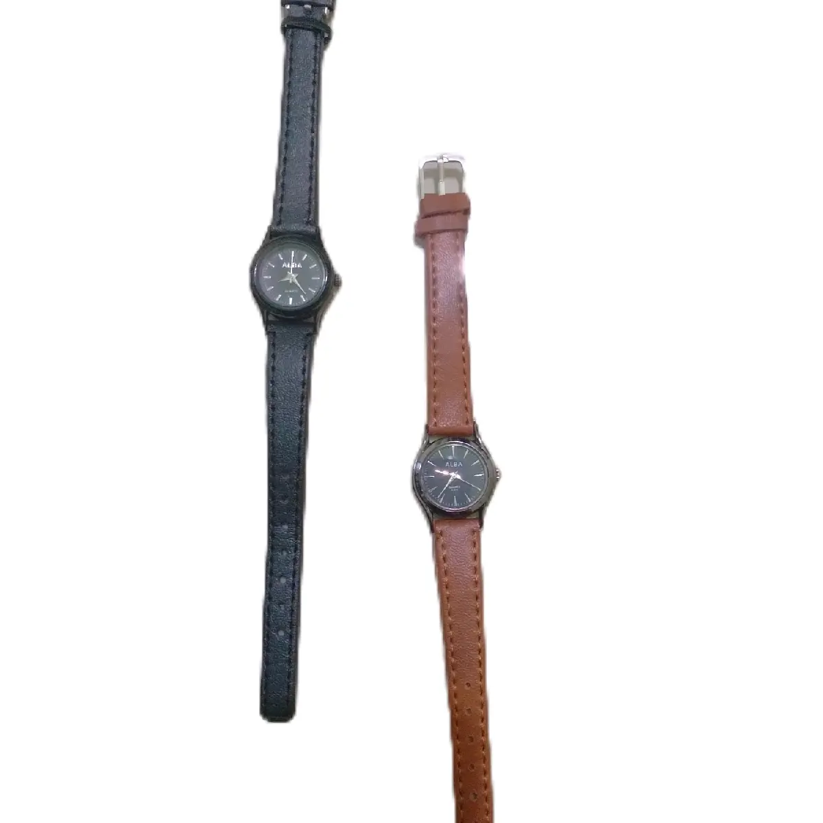 jam tangan wanita alba kecil, bahan dari tali kulit yang halus dan tidak mudah pudar ayo buruan belii