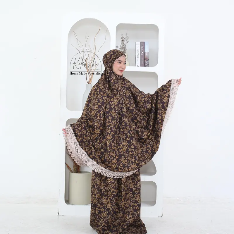 Mukena Katun Motif Renda Gold Premium Terbaru Atasan Bawahan Mukenah Traveling Muslim Dewasa 5