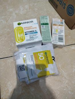 Product Review of [FREE 6X SERUM] Paket Hemat Brightening - Glowing ISI 2 ISI 3 - Brightening - Krim Pagi Malam – Bundle – Serum Vitamin C - Moisturizer from C**y ** 1