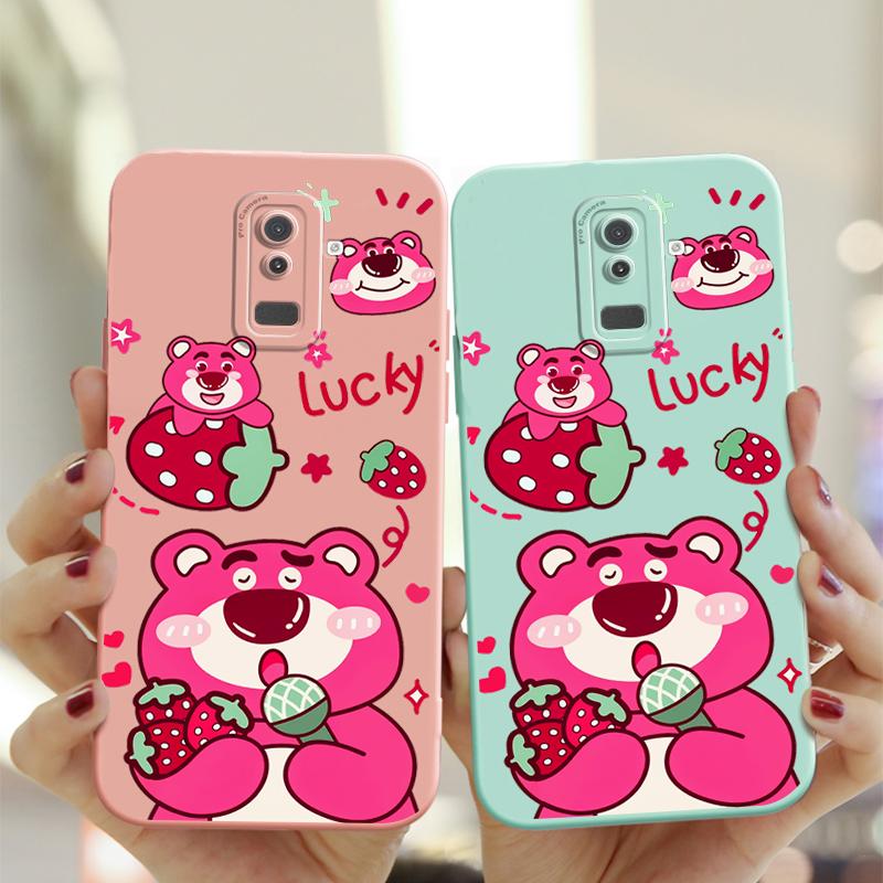 Ốp Gấu Dâu Tây May Mắn, Cho SAMSUNG GALAXY J8 2018 J810, Ốp Khuyến Nghị Thiết Kế Mới, Ốp Lưng Chống Sốc TPU Silicon Mềm Lỏng, Ốp Điện Thoại