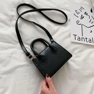 TAS SELEMPANG WANITA SHOFIA