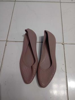 Product Review of Sepatu Flat Jellyshoe 965 kasual Tanpa Hak Hitam Jelly from L** R**a 2