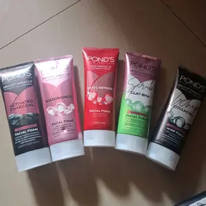 pencuci muka  Facial foam ponds charcoal  age miracle dan pink brightening 100ml