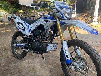 Product Review of DECAL HONDA CRF 150L PUTIH SUPERMOTO FULL BODY KEREN MINIMALIS SIMPLE MURAH TERBARU VIRAL- CRF GANK PUTIH 060 Motor from K**N P**N T**K 0