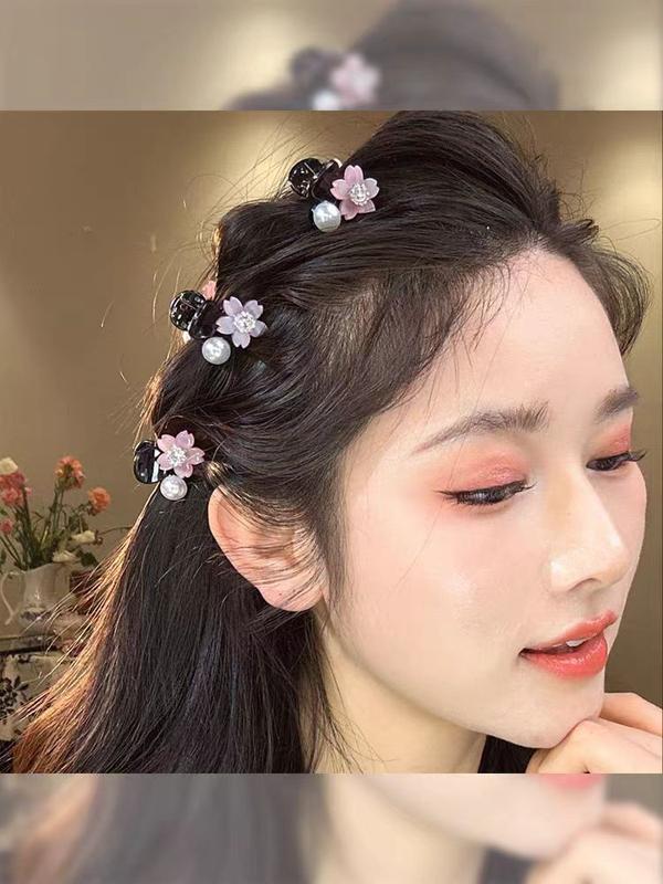 Kẹp Banger Hoa Hoa Cúc Nhỏ Ngọt Ngào Phụ Kiện Tóc Dễ Thương Và Thanh Lịch Kẹp Bên SS24 Women Cài Tóc Caro Cua