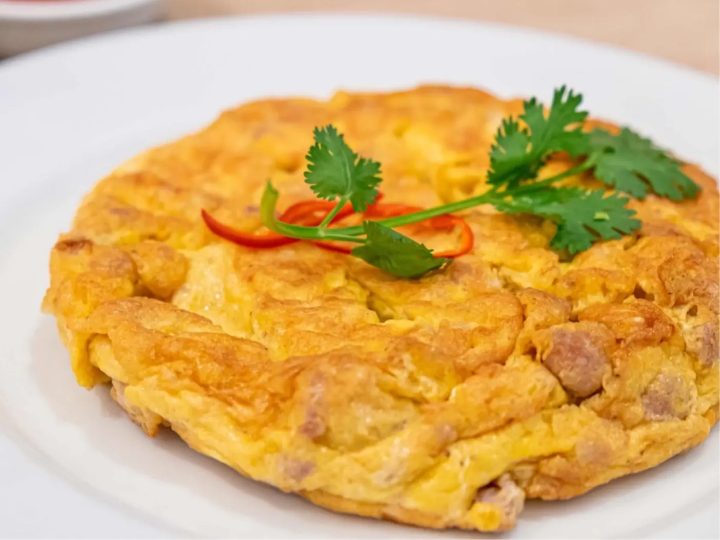 Omlette with chopped chicken : Authentic Thai Chicken Omelette – Light, Flavorful, & Delicious Food