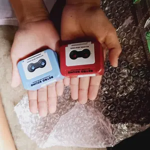 [Dapat merekam] Kotak Musik mini Gantungan Kunci/ Couple Keychain Rekaman  /Gantungan Kunci Rekam Lagu Unik/Hadiah Ulang Tahun Mesin /Rekaman Hadiah Unik Aksesoris Kayu Merah Biru Merah Plastik Toys