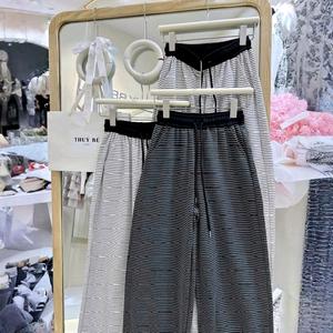 Quần Kẻ Phối Cạp Đen Dáng Thụng Mặc Cực Xinh