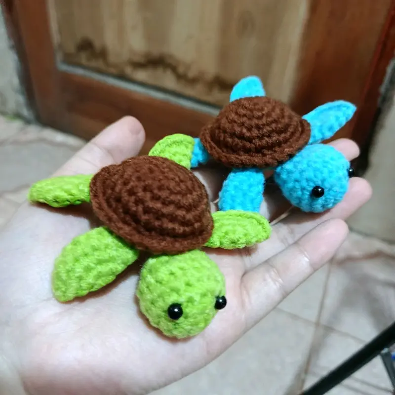 Arisa Crochet Turtle Keychain Handmade / Gantungan Kunci Bentuk Kura-kura 4