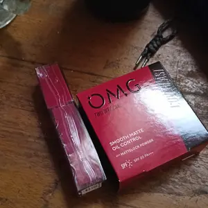 OMG Oh My Glam Coverlast Two Way Cake TWC 12 g - Bedak Padat Kontrol Minyak