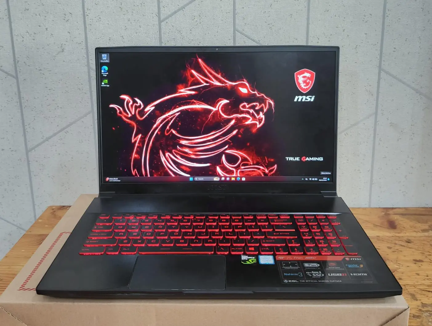 MSI GF75 8RD, Core i7-8750H, Ram 16/1Tb HDD, #GTX1050 4Gb, #Backlight, #IPS, Lengkap, Black
