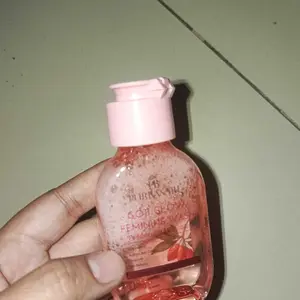 Purbasari Goji Glow Feminine Wash Wash / Sabun Pembersih Kewanitaan