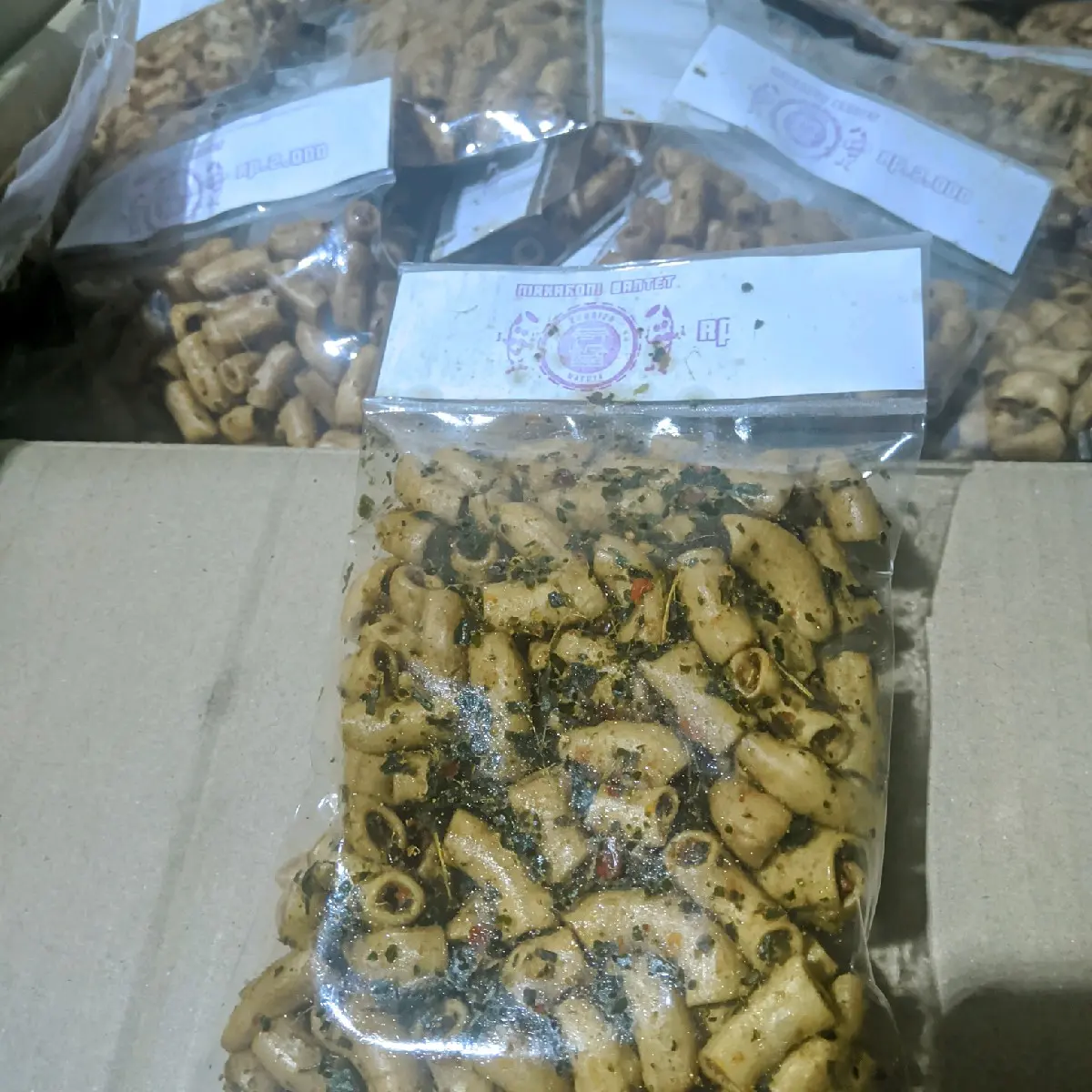 Makaroni Bantet Pedas Daun Jeruk 37g - Snack Makanan Ringan - Food Kering Goreng Cemilan