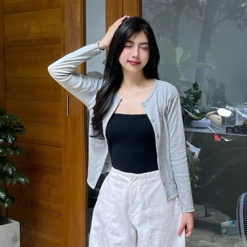 Áo Khoác Cardigan Basic Hàn Quốc Dáng Ngắn Ôm Body Thun Cotton Nhiều Màu Nữ Tính AK64 ( Có bigsize) | BigBuy360 - bigbuy360.vn Áo Khoác Cardigan Basic Hàn Quốc Dáng Ngắn Ôm Body Thun Cotton Nhiều Màu Nữ Tính AK64 ( Có bigsize) | BigBuy360 - bigbuy360.vn
