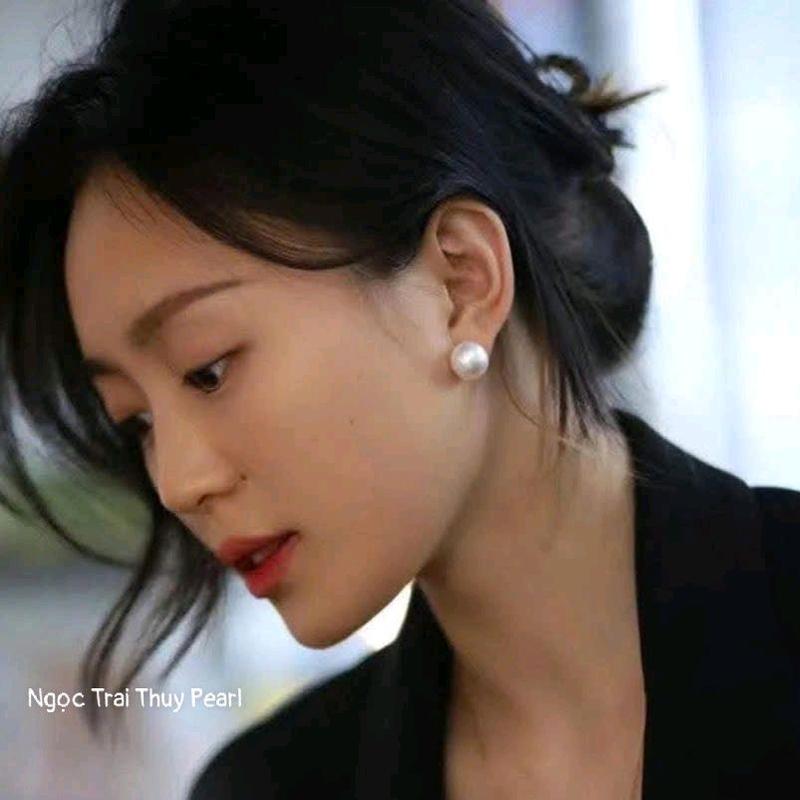  Bông tai ngọc trai thật 13li dạng bán cầu có tì vết tự nhiên ở hông ko ảnh hưởng độ đẹp 