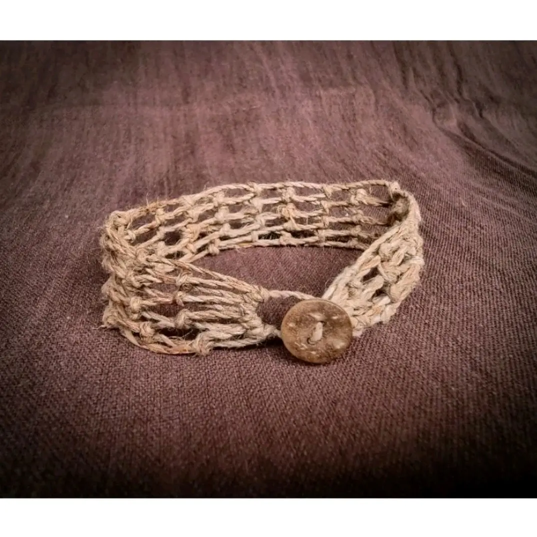 Gelang jejut khas suku baduy