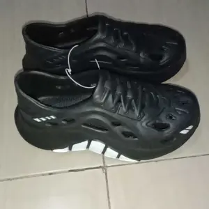 Gentle&StepStudio Sepatu olahraga pria Tahan Pakaian cocok untuk aktivitas luar ruang dan aktivitas air dengan desain ventilasi optimal sol anti gelincir nyaman dipakai berbagai warna pilihan ringan 202601125843