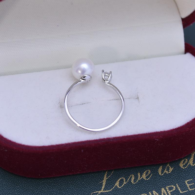 Product Introduction of Freshwater pearl 7-8mm round white strong light almost flawless S925 silver princess style ring simple style design 9
