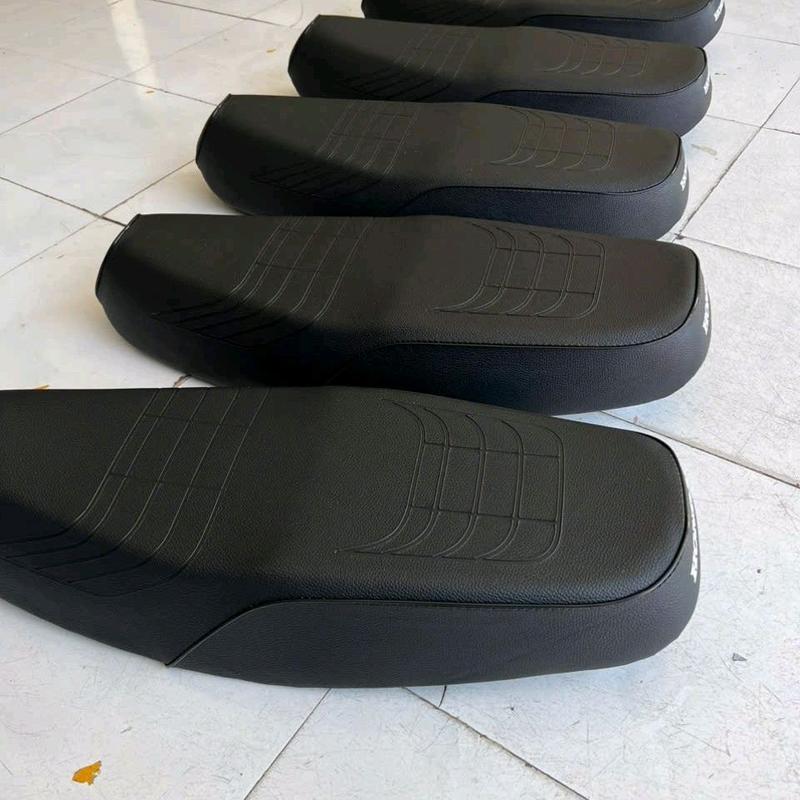  Yên xe Dream II Super Dream Dream Thái yên form zin Loại Tốt. Không gắn được Dream Lùn. Yên mút trắng. 