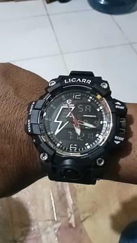 Product Review of LICARR Jam Tangan Pria Olahraga Analog-Digital Fashion Tahan Air Santai Kuarsa Jam Tangan Cowok Original Merek Stopwatch 9528 from d**3 1