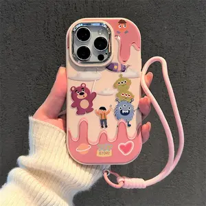 [CasingBoo] Casing Cocok untuk iPhone 11 12 13 14 15,untuk iPhone 15 14 13 12 11 Pro Max, untuk 15 14 13 12 Pro, untuk X XS XR XSMAX 7 8 PLUS Casing Ponsel TPU Lembut Pola Beruang Stroberi Mainan Grafiti Seni Sederhana Baru