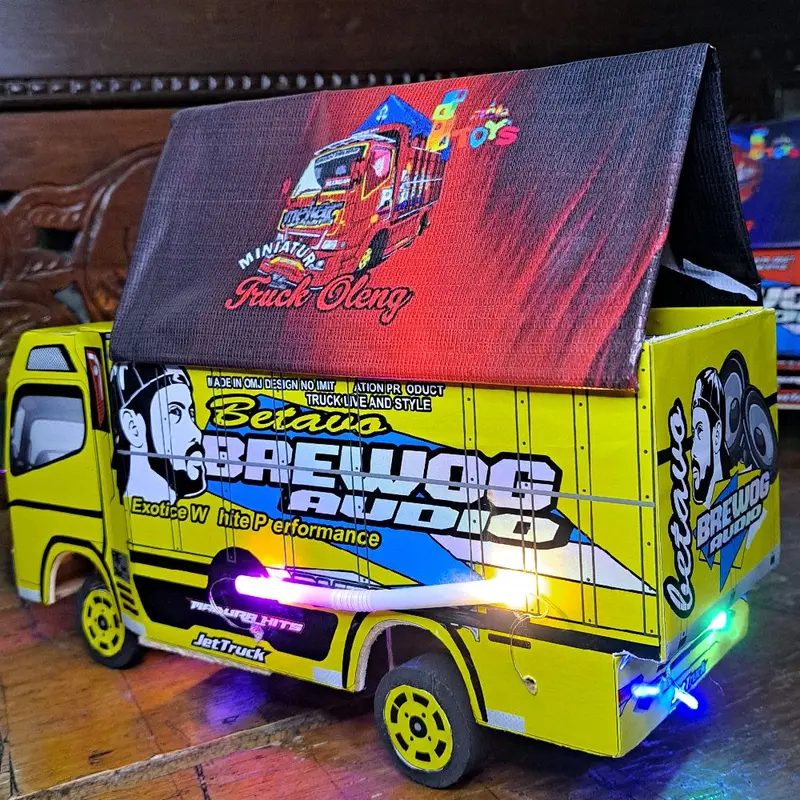 OBRAL MAINAN TRUK OLENG MINIATUR LAMPU  Led DAN TERPAL MOTIF 0
